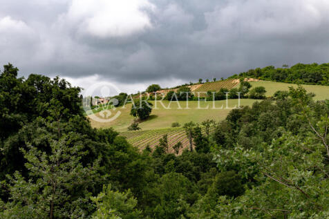 Casale con terreno a