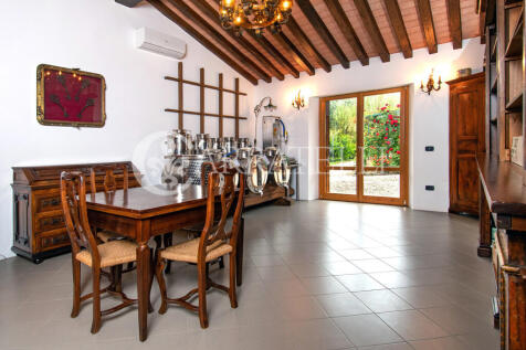 Casale con terreno a