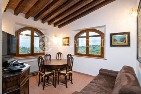 Casale con terreno a