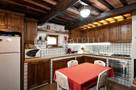 Casale con terreno a