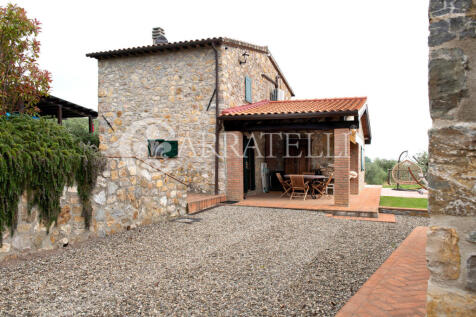 Casale con terreno a