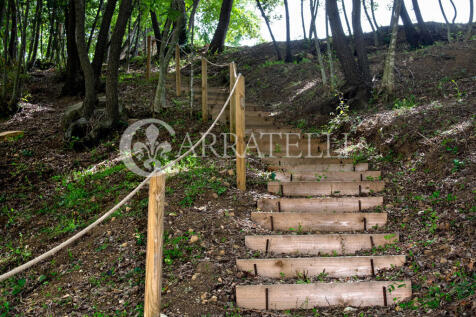 Casale con terreno a