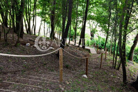 Casale con terreno a