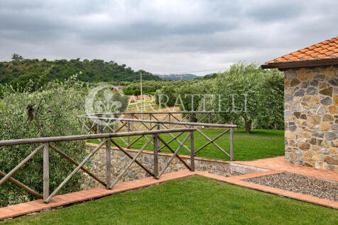 Casale con terreno a