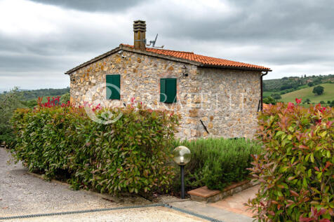 Casale con terreno a
