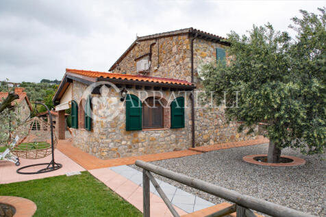 Casale con terreno a