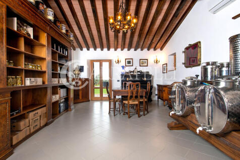 Casale con terreno a