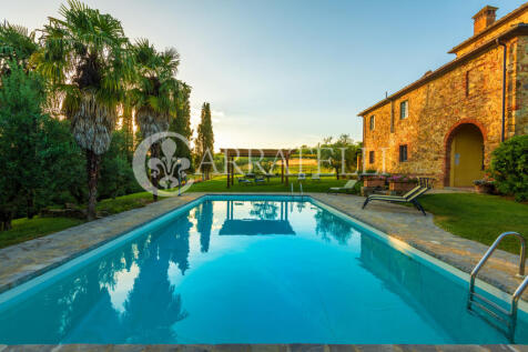 Villa con Borgo Pisc