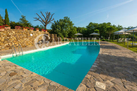 Villa con Borgo Pisc