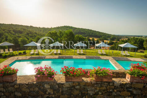 Villa con Borgo Pisc