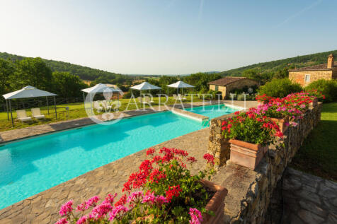 Villa con Borgo Pisc
