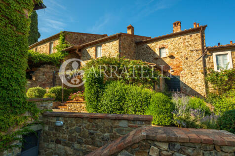 Villa con Borgo Pisc