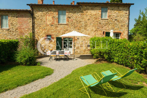 Villa con Borgo Pisc