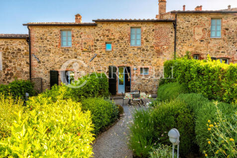 Villa con Borgo Pisc