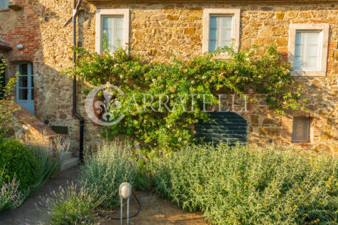 Villa con Borgo Pisc