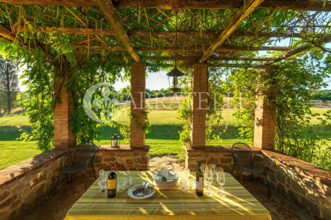 Villa con Borgo Pisc