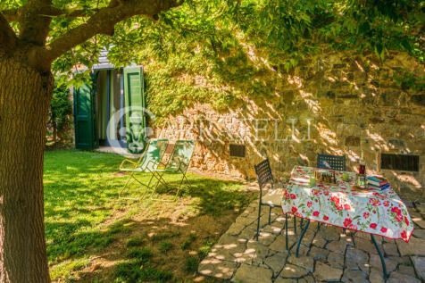 Villa con Borgo Pisc