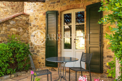 Villa con Borgo Pisc