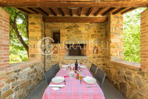 Villa con Borgo Pisc