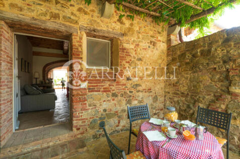 Villa con Borgo Pisc