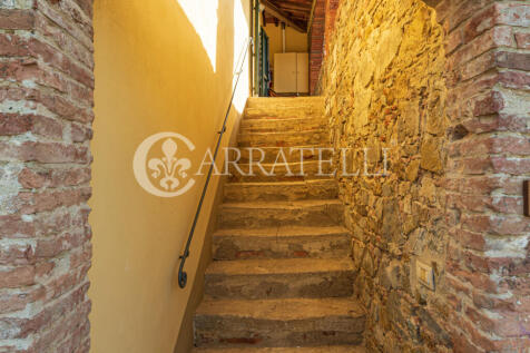 Villa con Borgo Pisc