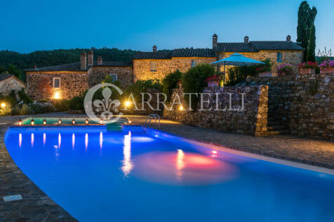 Villa con Borgo Pisc