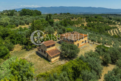 Arezzo casale con de