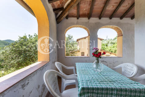 Arezzo casale con de