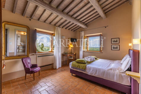 Tenuta con Resort e 