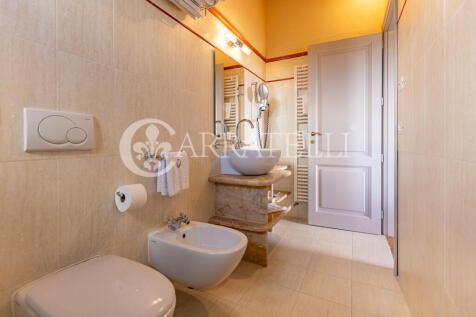 Tenuta con Resort e 