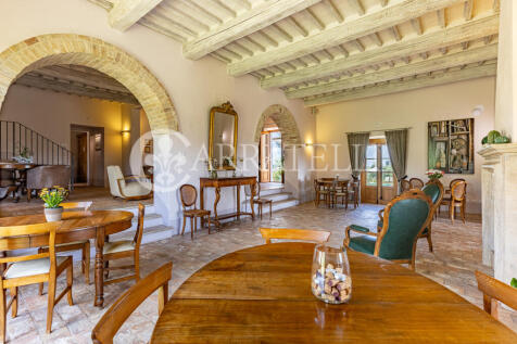 Tenuta con Resort e 