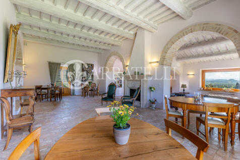 Tenuta con Resort e 