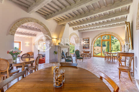 Tenuta con Resort e 
