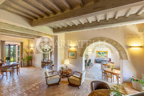 Tenuta con Resort e 