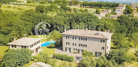 Casale con piscina n