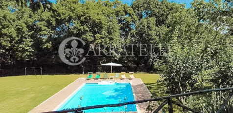 Casale con piscina n