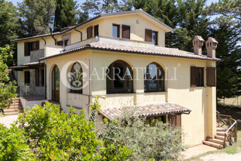 Trasimeno Villa con 