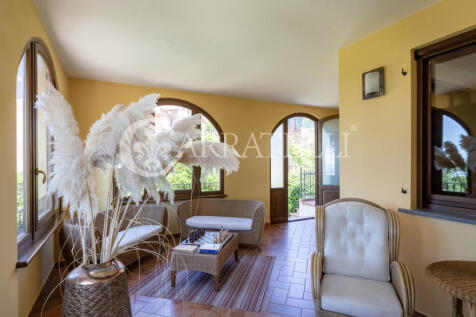 Trasimeno Villa con 