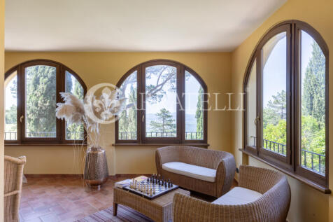 Trasimeno Villa con 