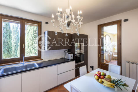 Trasimeno Villa con 