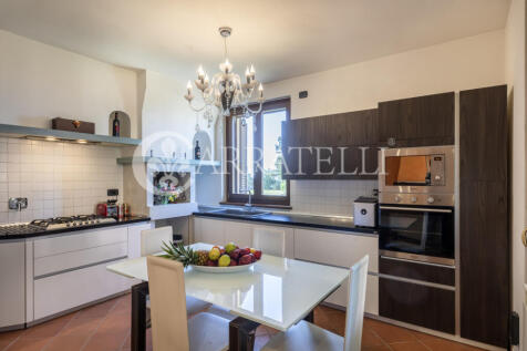 Trasimeno Villa con 
