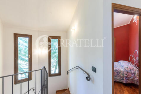 Trasimeno Villa con 