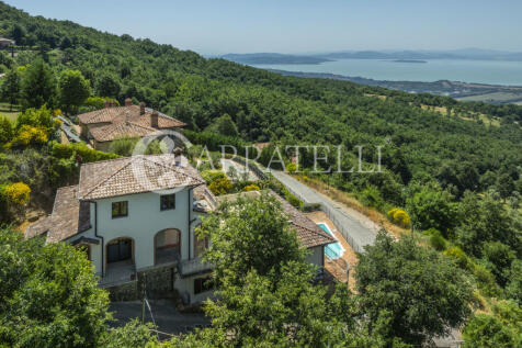 Villa con affaccio s