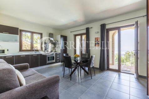 Villa con affaccio s