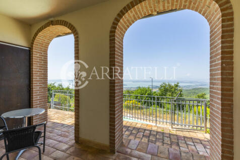 Villa con affaccio s