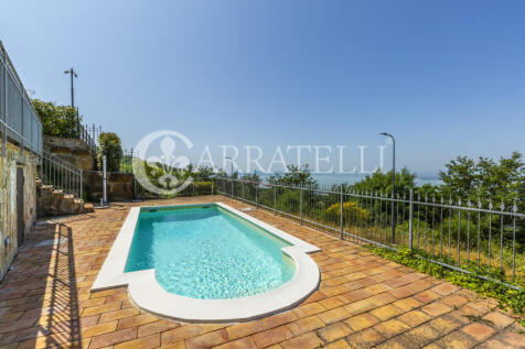 Villa con affaccio s