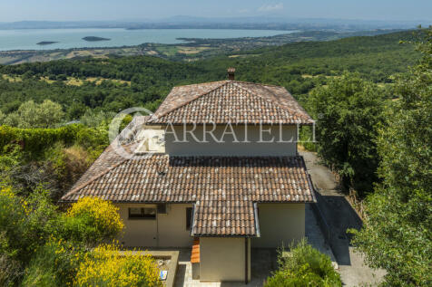 Villa con affaccio s