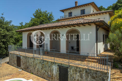 Villa con affaccio s