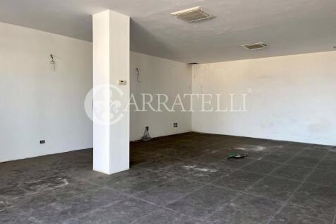 Locale commerciale i