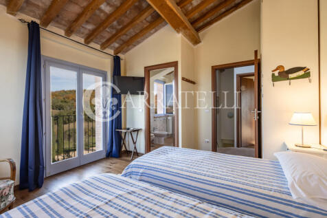 Casale con piscina a